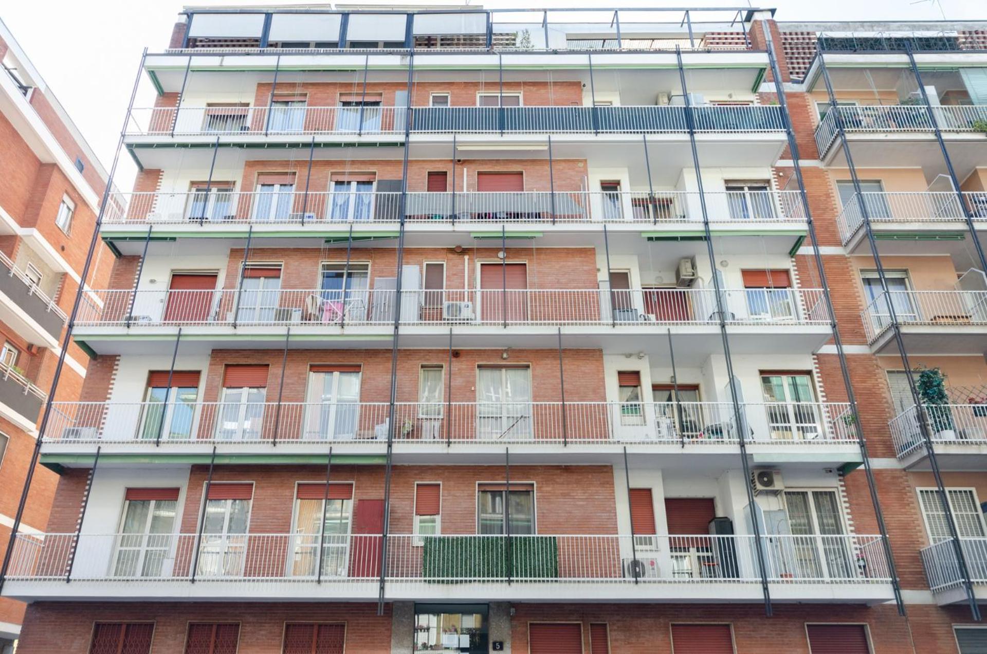 Vivimi Home Fiordalisi Stile & Comfort Vicino Metro Milan Exterior photo